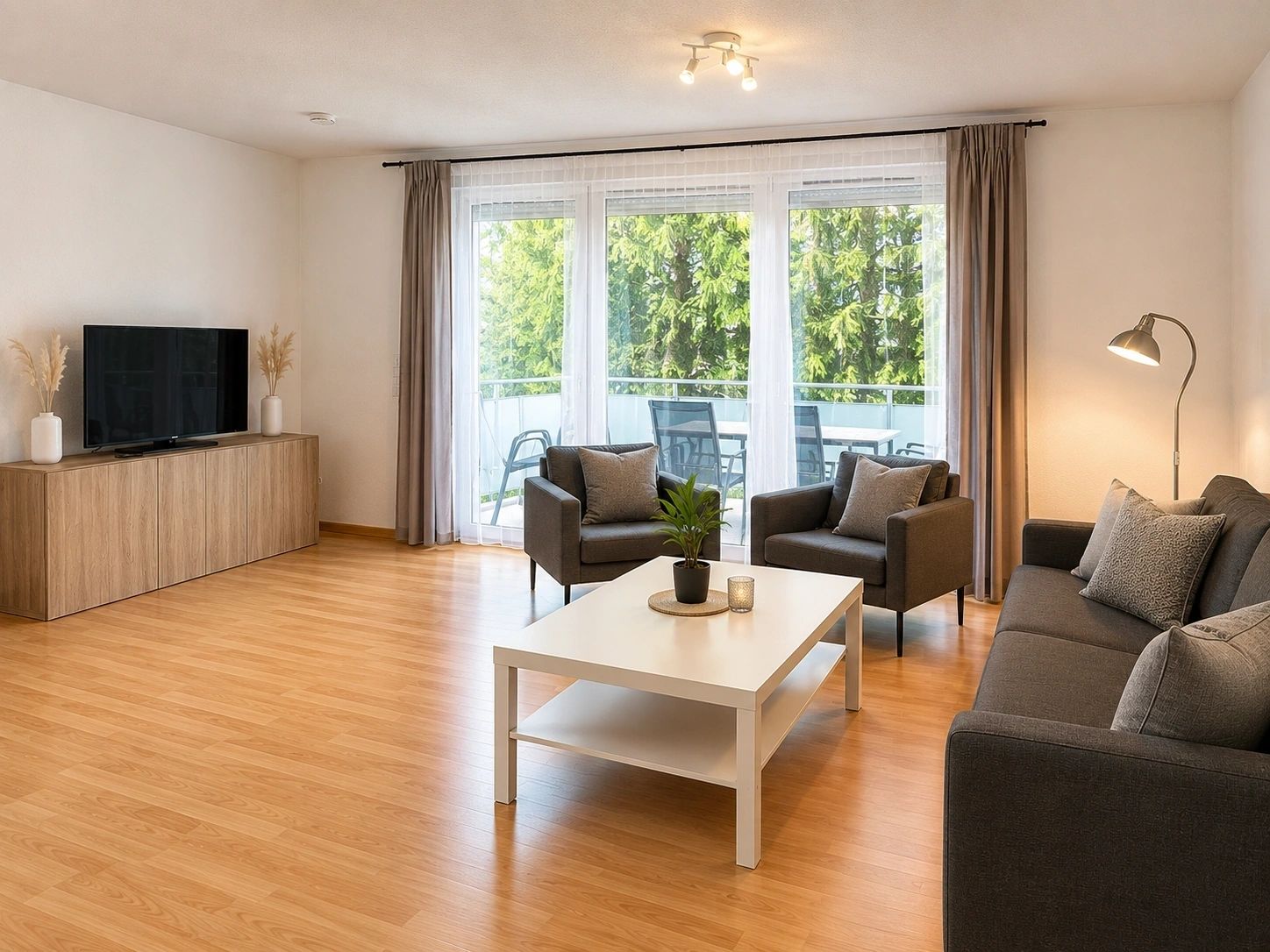 Apartment 4 – Familientauglich mit privatem Balkon und rollstuhlgängigem Zugang.
